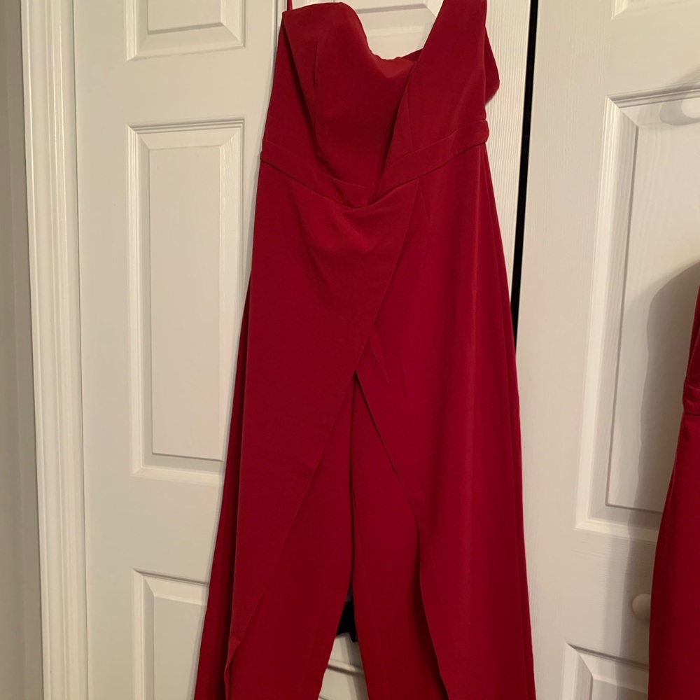 Will fit a size 12 person even though it’s a 14.